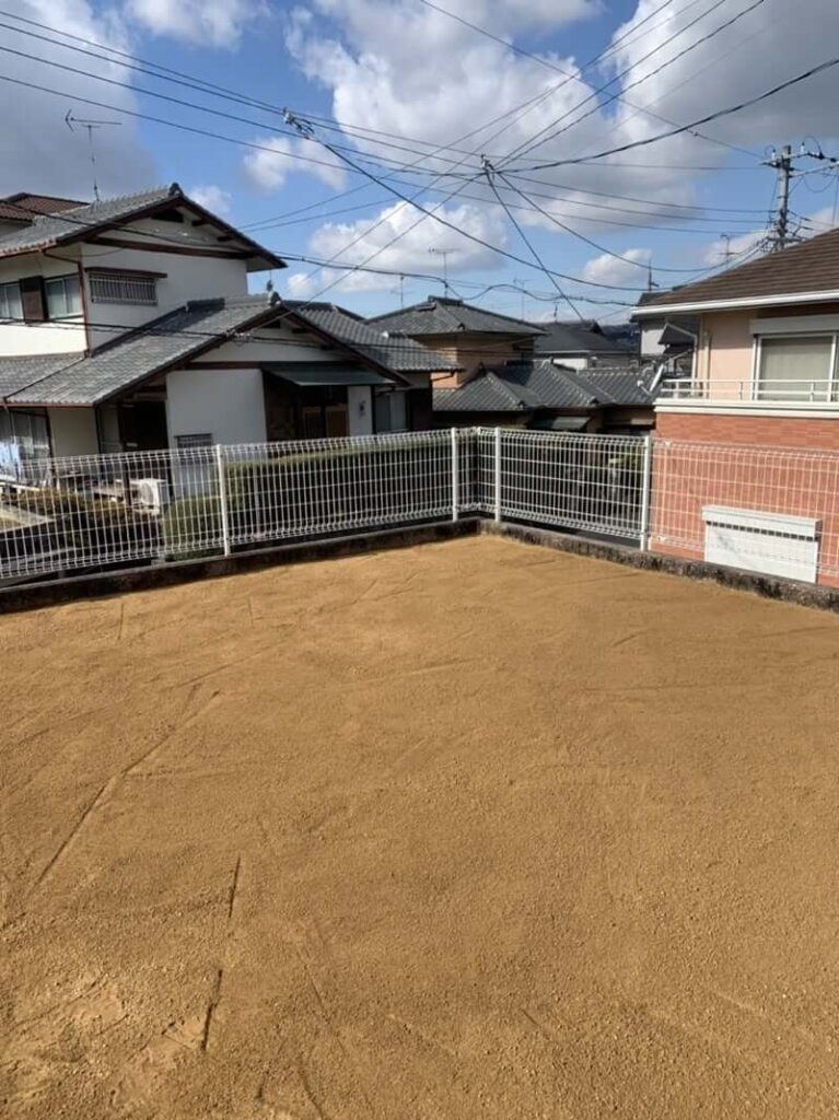 真砂土を入れて整地・転圧して完成した写真